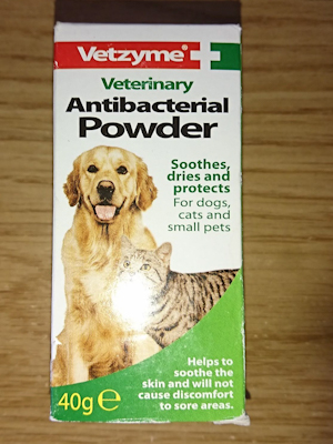 A box of Vetzyme Veterinary  Antibacterial Powder.